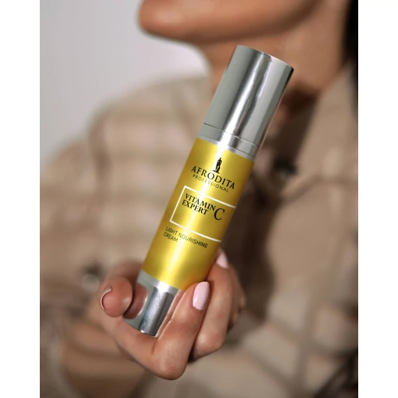 VITAMIN C EXPERT Könnyű tápláló krém normál, száraz bőrtípusra